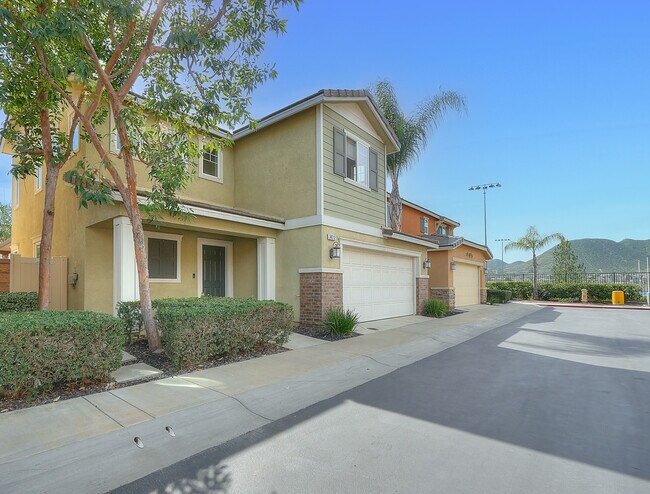 Building Photo - 34212 Woodmont