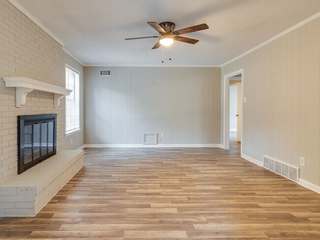 Building Photo - Spacious 4BR/2BA home in Fox Meadows - NEW...