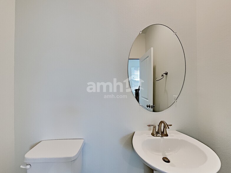 Building Photo - 6113 Wild Lilac Ct