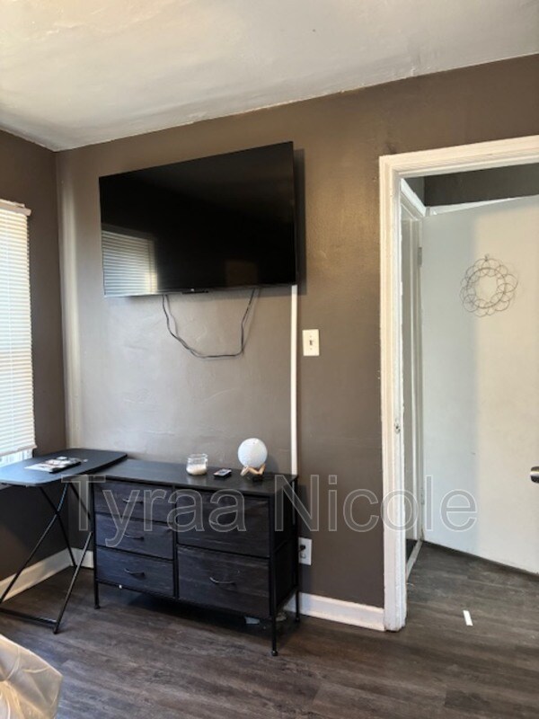 Building Photo - 2937 Ewald Cir