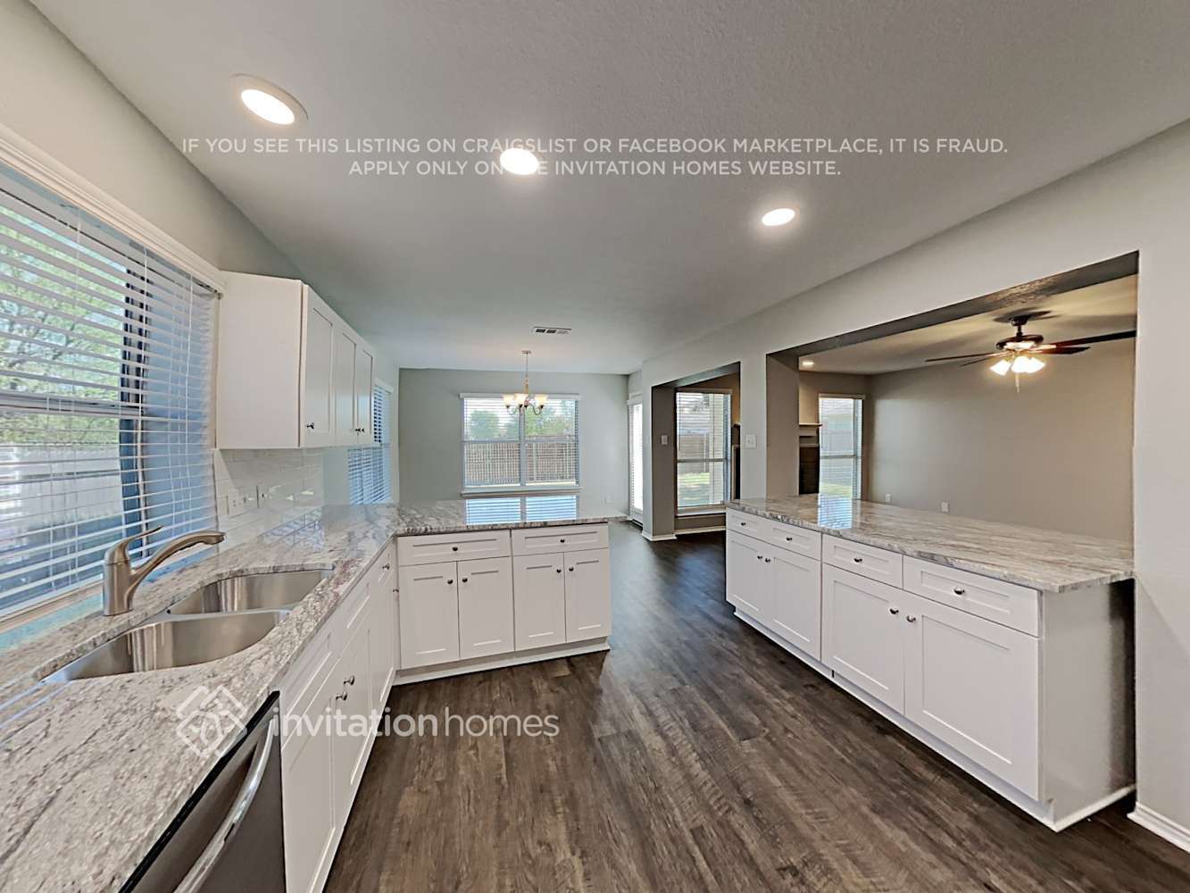 Building Photo - 824 Blue Heron Ln