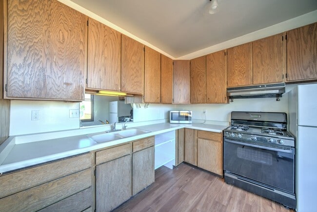 Building Photo - 2225 Blake St