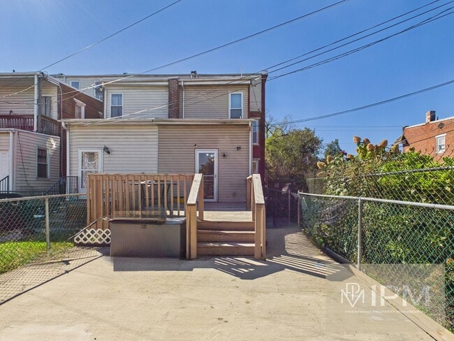 Building Photo - Coming Soon! Spacious 3 Bedroom, 2 Bath Ho...
