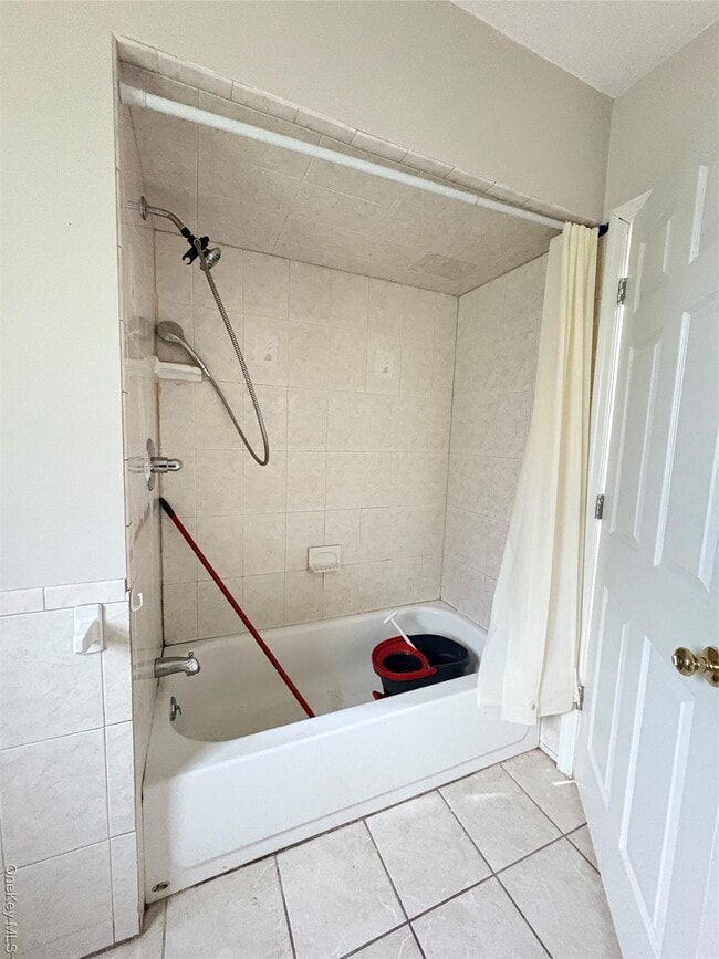 Building Photo - 42 Burlison Ave