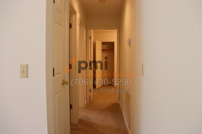 Building Photo - 48 Primrose Dr