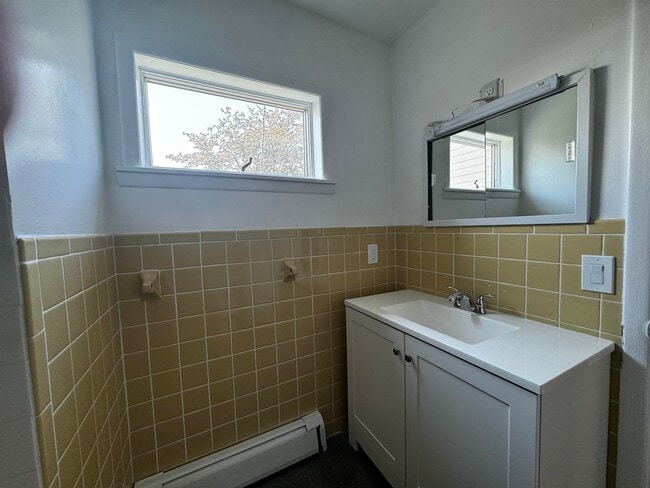 Building Photo - 625 13th St