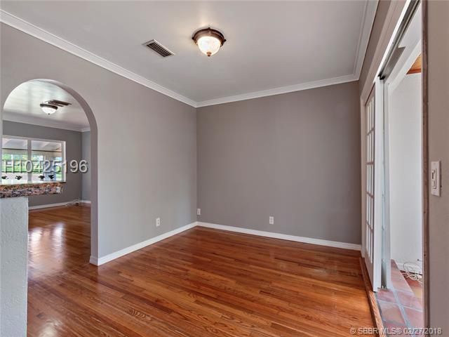 Building Photo - 1404 Plunkett St