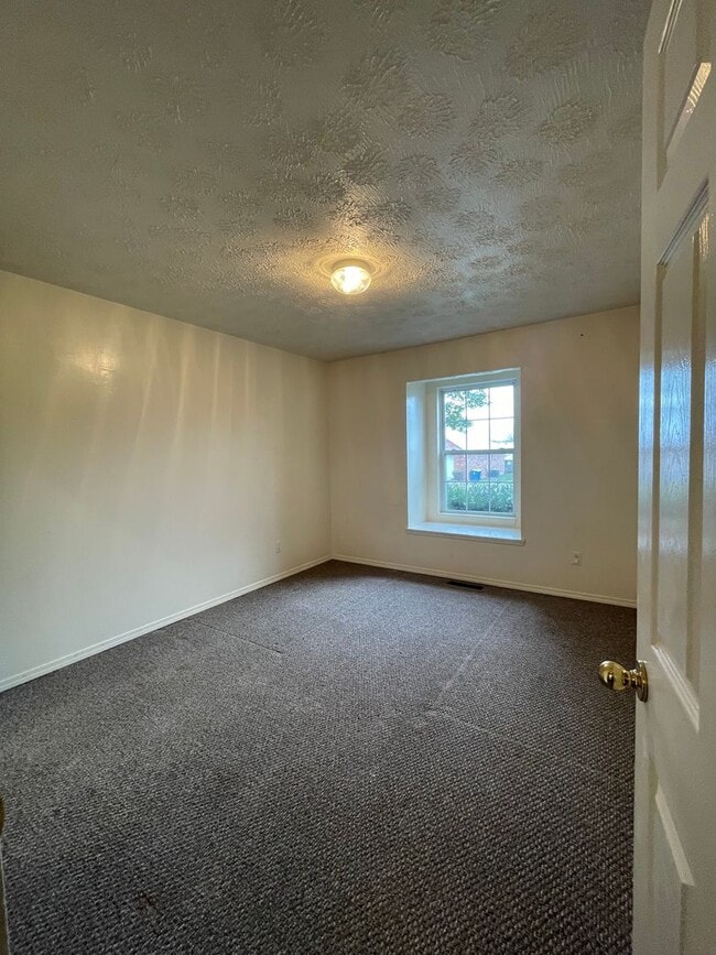 Building Photo - Excellent location - Wonderful all brick contemporary ranch styled home