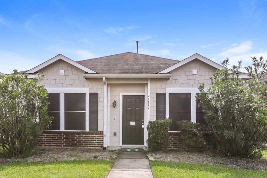 Primary Photo - 21735 Grassy Hill Ln