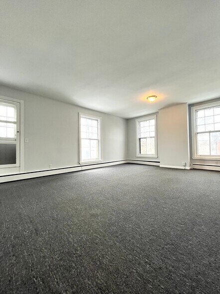 Building Photo - 104 Linwood Ave