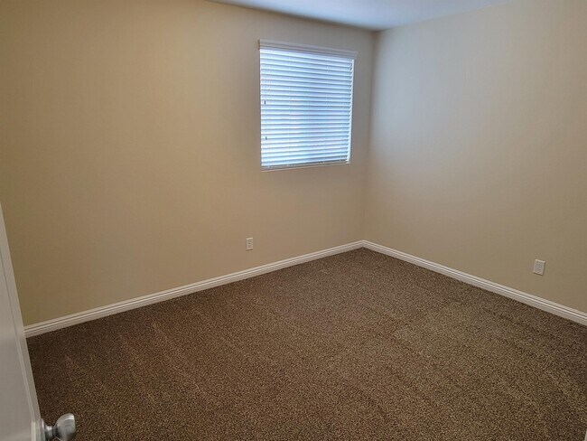 Building Photo - 3001 Camino Sereno Ave