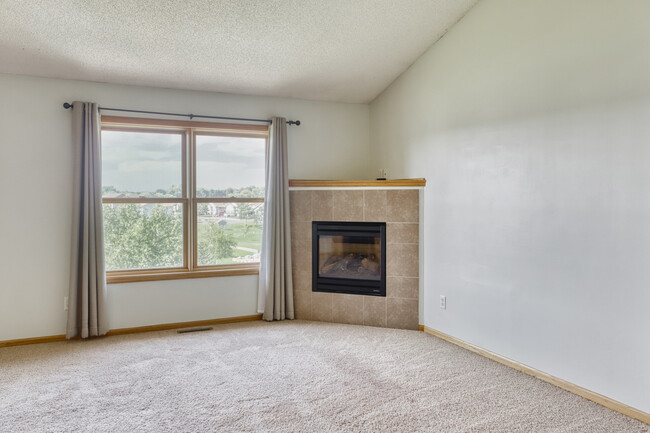 Building Photo - 14788 Willemite Way NW