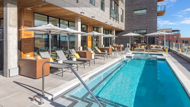 Building Photo - 2930 Umatilla St