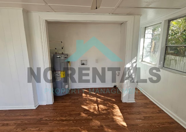 Building Photo - 1006 Panola St