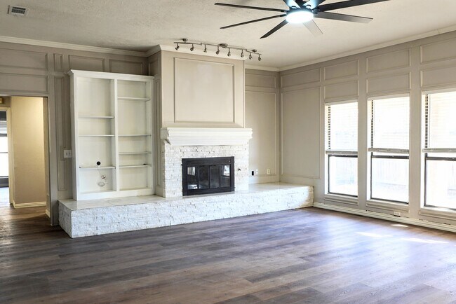 Building Photo - 3813 Arizona Pl