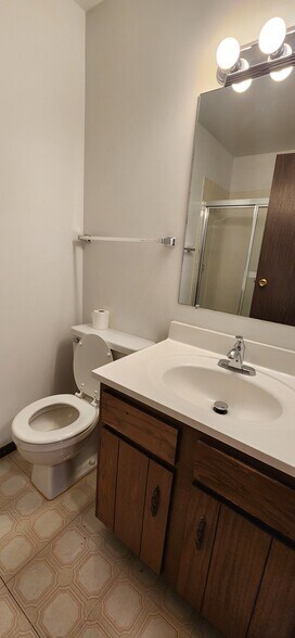 Building Photo - 322 Russet Way