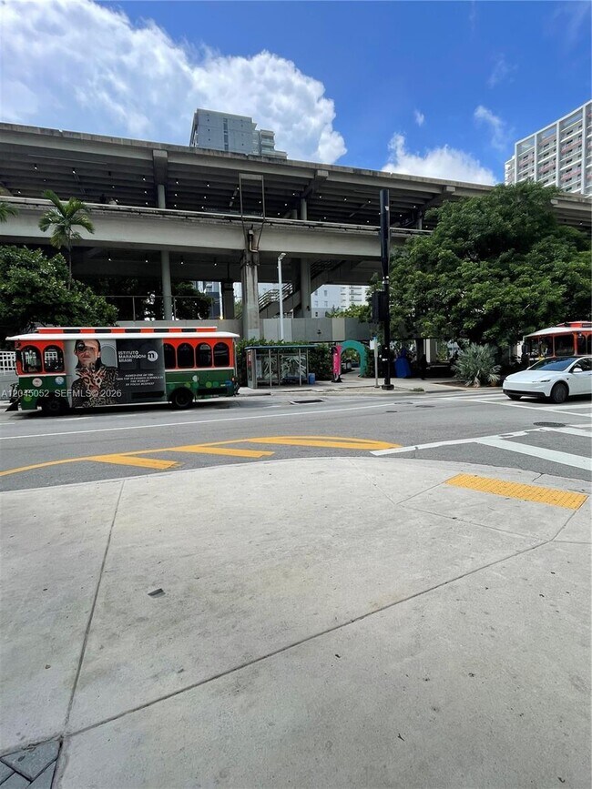 Building Photo - 1100 S Miami Ave