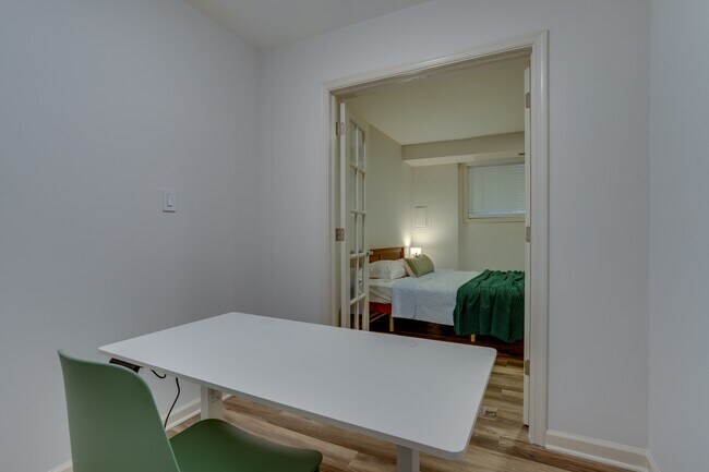 Building Photo - 8032 St Annes Ct