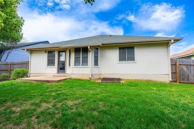 Building Photo - 906 Moon Glow Dr