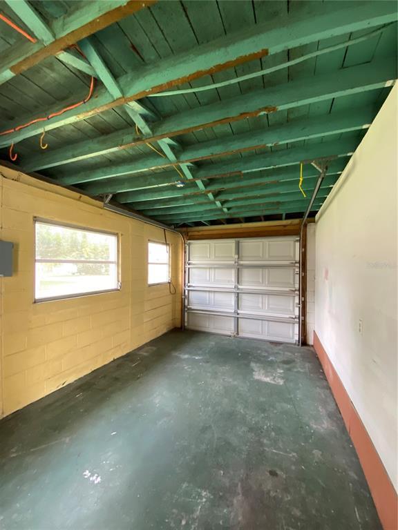 Building Photo - 1044 N Bumby Ave