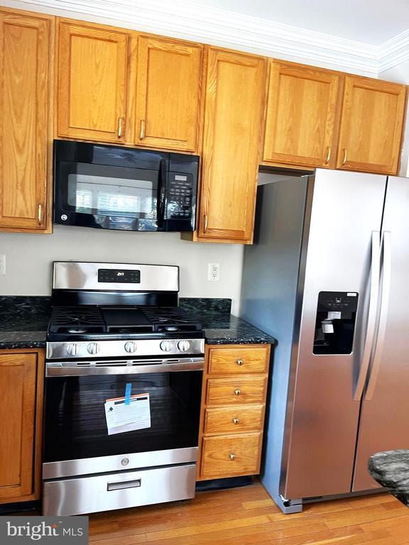 Building Photo - 6101 Newport Terrace