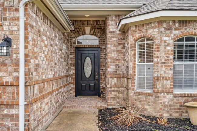 Building Photo - 2227 Oakwell Ln