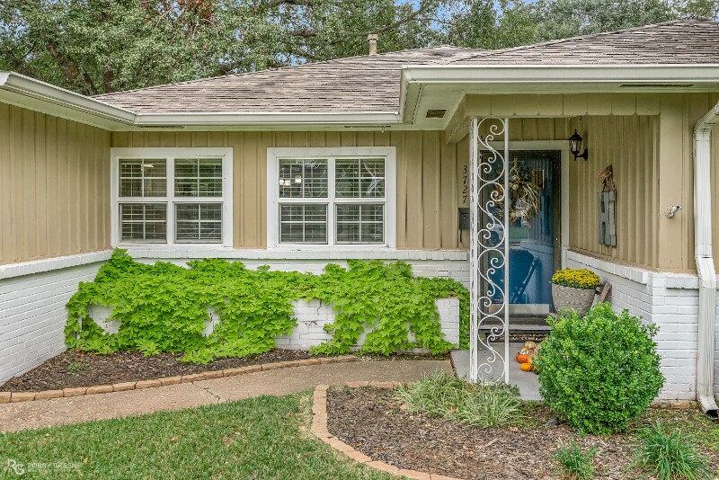 Building Photo - 3727 Greenway Pl