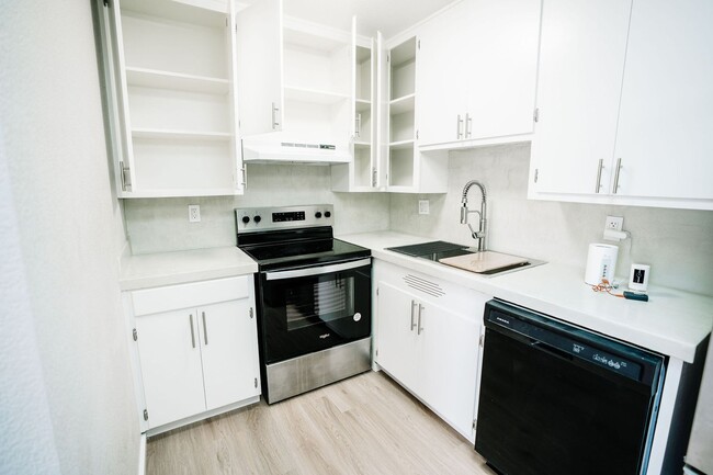 Building Photo - 1440 Myrtle Avenue