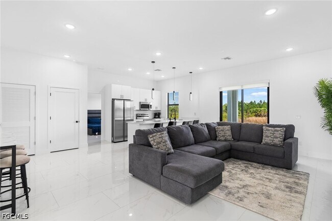 Building Photo - 2608 25th St W