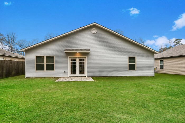 Building Photo - 227 Iris St