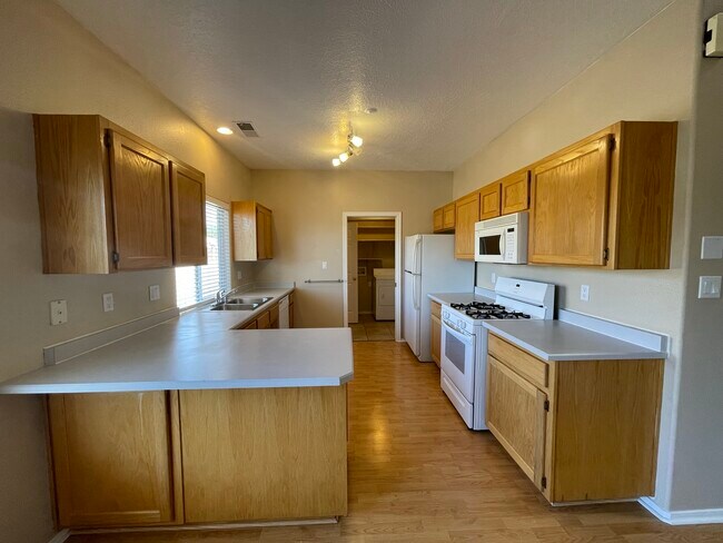 Building Photo - 7243 Natalie Janae Ln NE