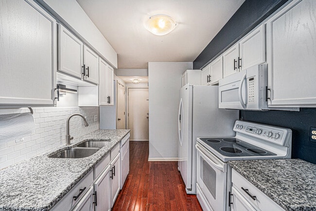 Building Photo - 3054 Forest Creek Ct