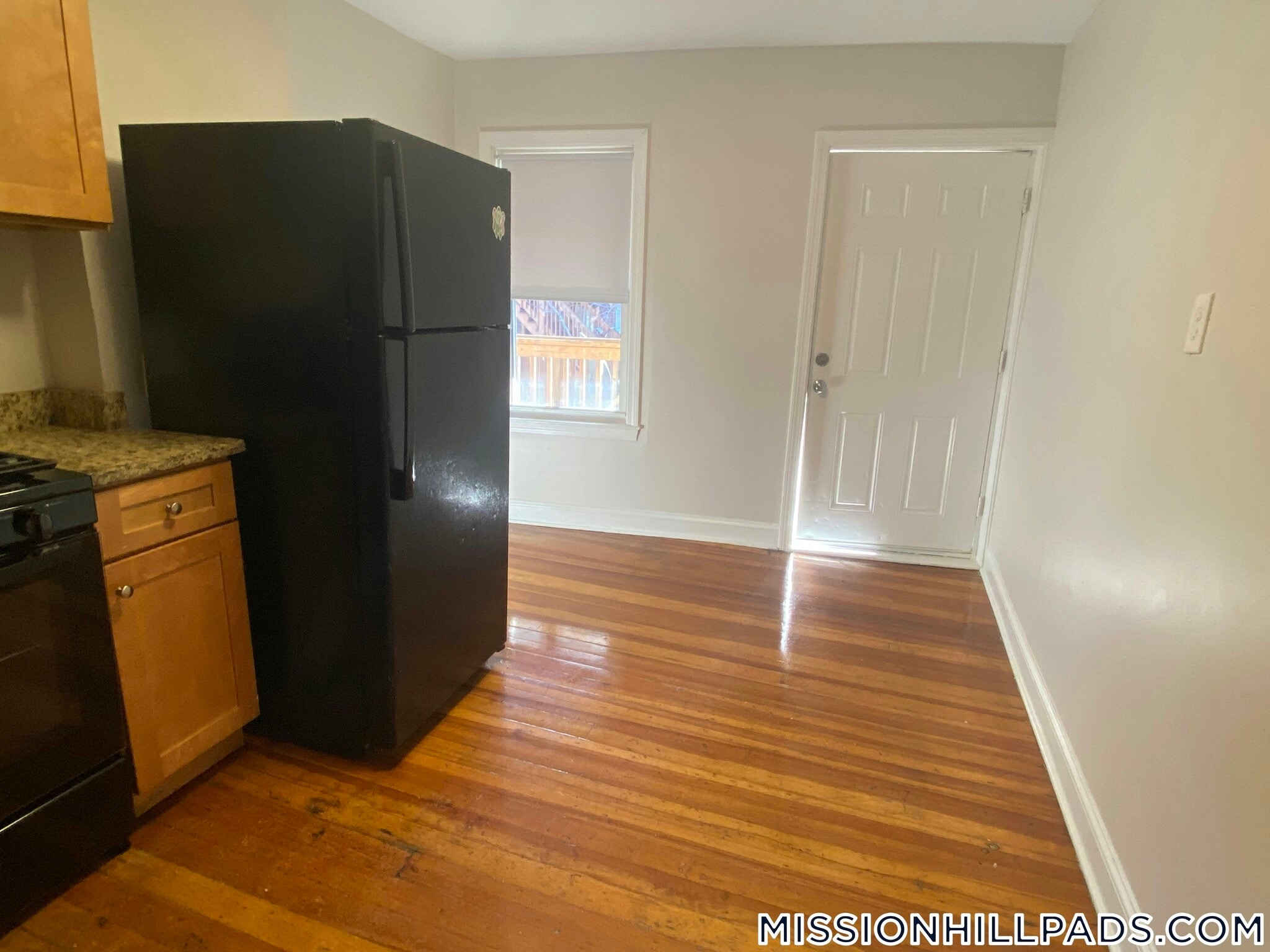 Building Photo - 184 Walnut Ave