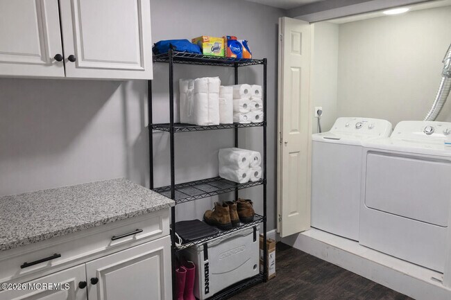 Building Photo - 35 Summit Ave