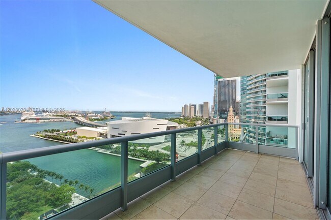 Building Photo - 900 Biscayne Blvd