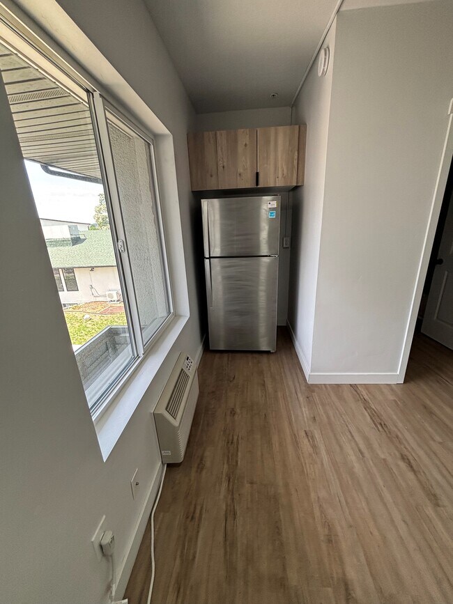 Building Photo - 404 E 5600 S