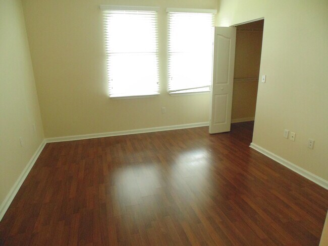 Building Photo - 2050 Alta Meadows Ln