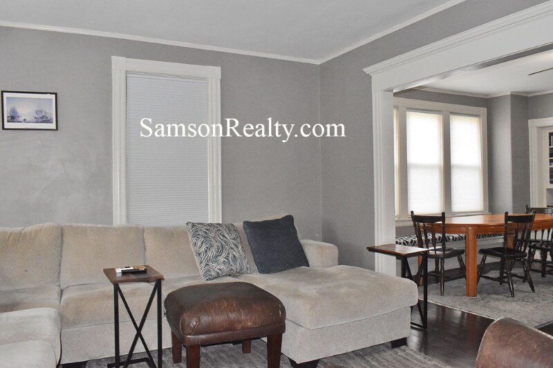 Building Photo - 219 Cole Ave