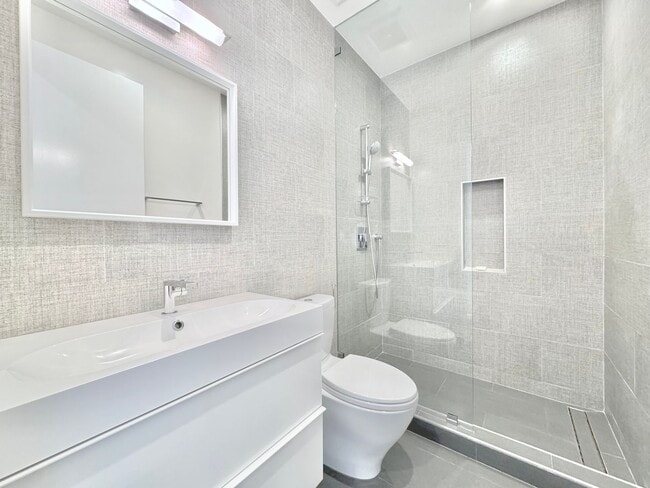 Building Photo - Beautiful Zen inspired modern 3 Bed + 3 Bath House + Garage + Private Yard