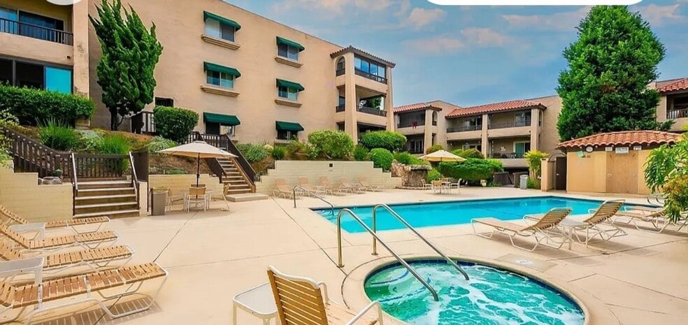 Building Photo - 2530 Clairemont Dr