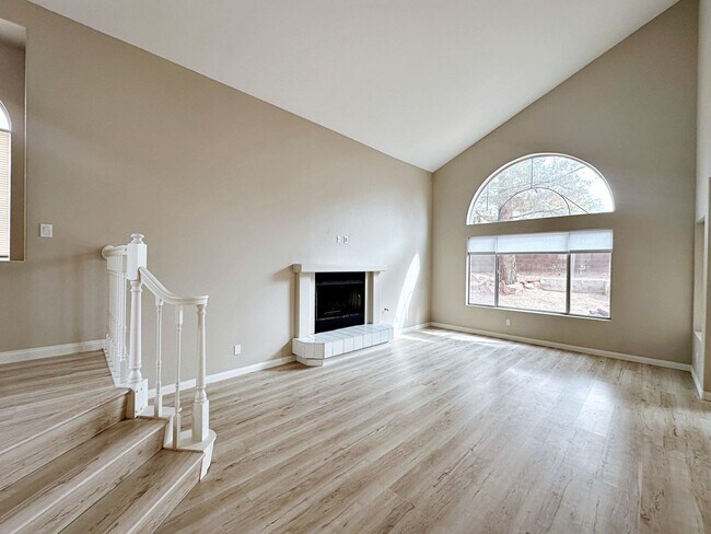Building Photo - REMODELED 3 BEDROOM HOME IN SOUTH SHORES