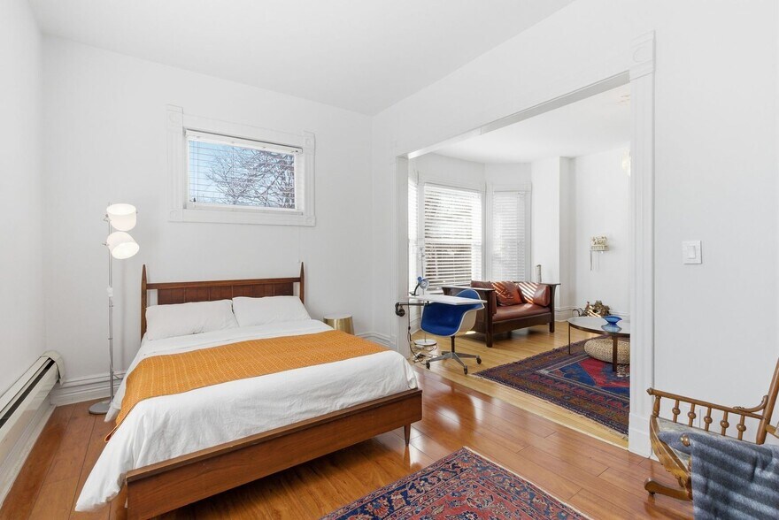 Building Photo - 2001 Orrington Ave