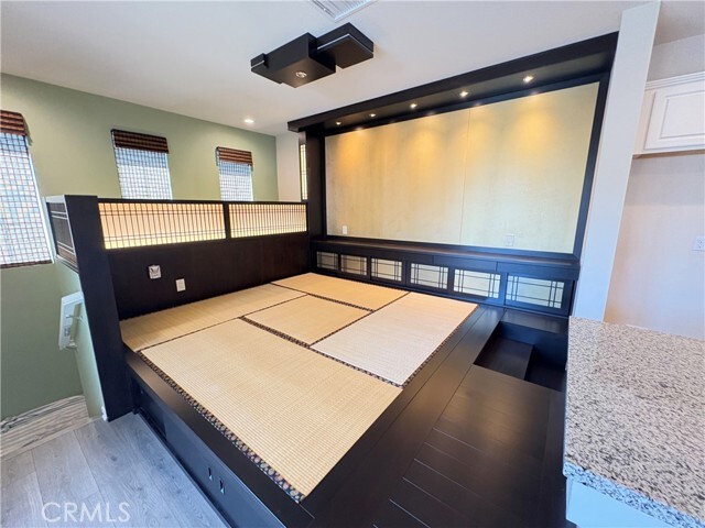 Building Photo - 280 W Via Presido