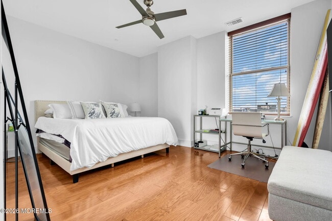 Building Photo - 501 Grand Ave