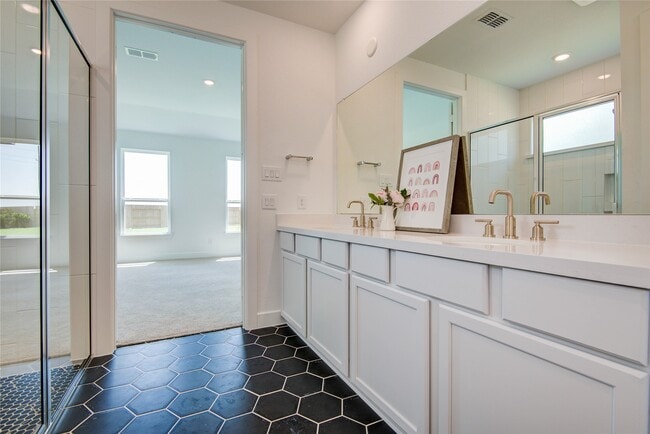 Building Photo - 21803 Fitzroy Mnr Ln