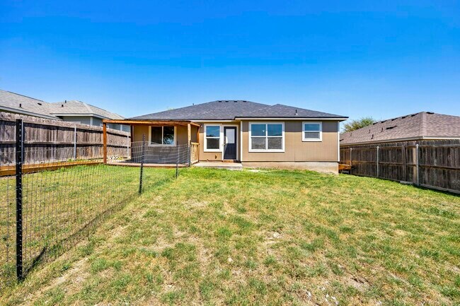 Building Photo - 2207 Stoneham Ct
