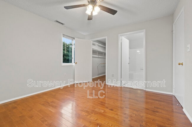 Building Photo - 902 Aspen Dr