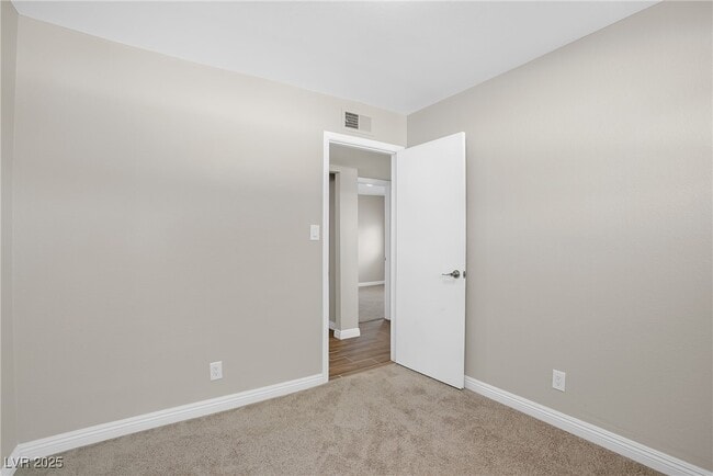 Building Photo - 416 Rossmoyne Ave