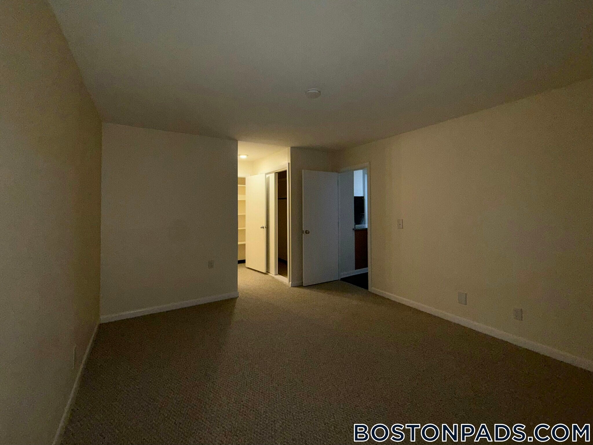 Building Photo - 16 Westgate Dr