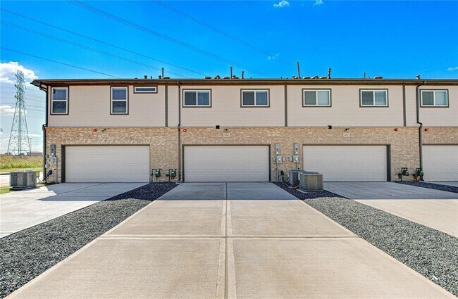 Building Photo - 8006 Scanlan Trce
